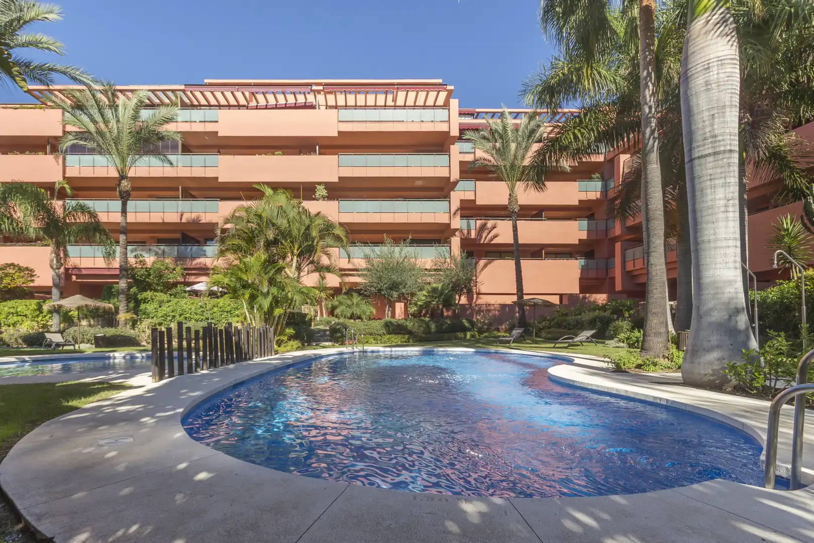 Vista exterior de Apartamento en venta en Estepona con Aire acondicionado, Terraza y Trastero