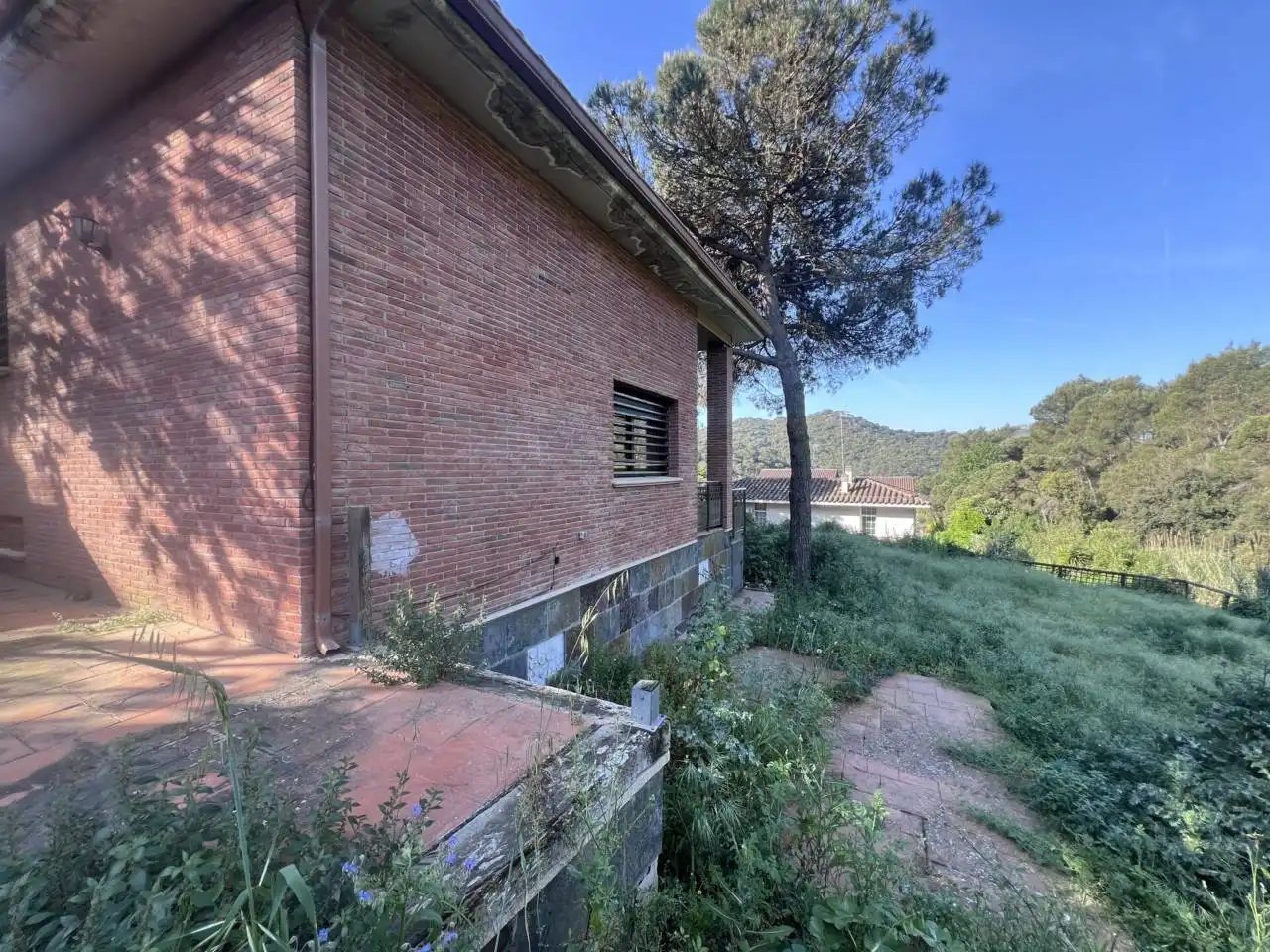 Vista exterior de Casa o xalet en venda en Vilanova del Vallès amb Jardí privat, Terrassa i Piscina