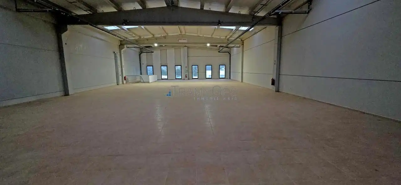 Nave industrial de alquiler en Mos
