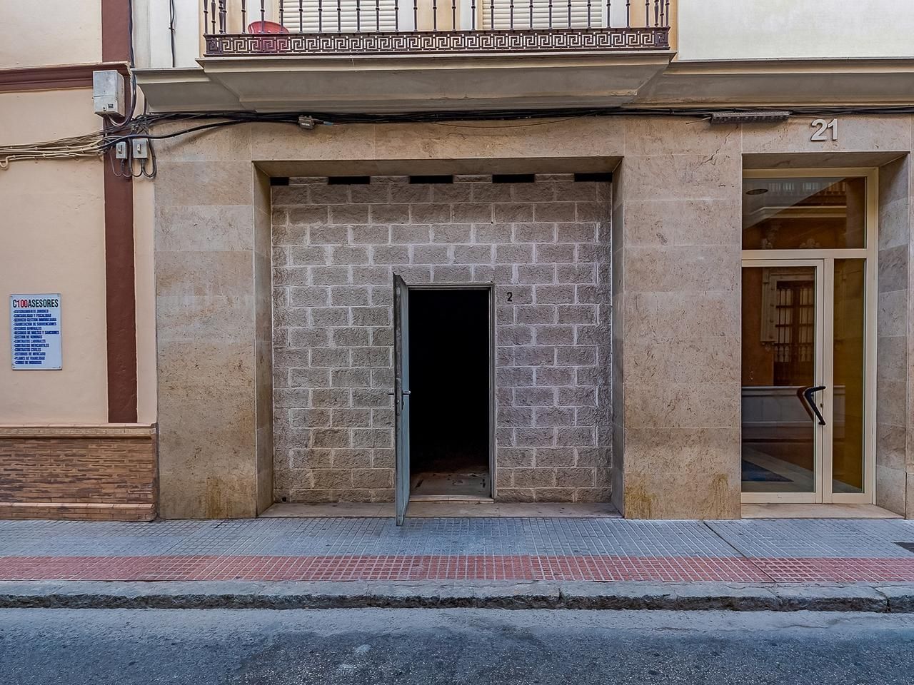 Exterior view of Premises for sale in Dos Hermanas