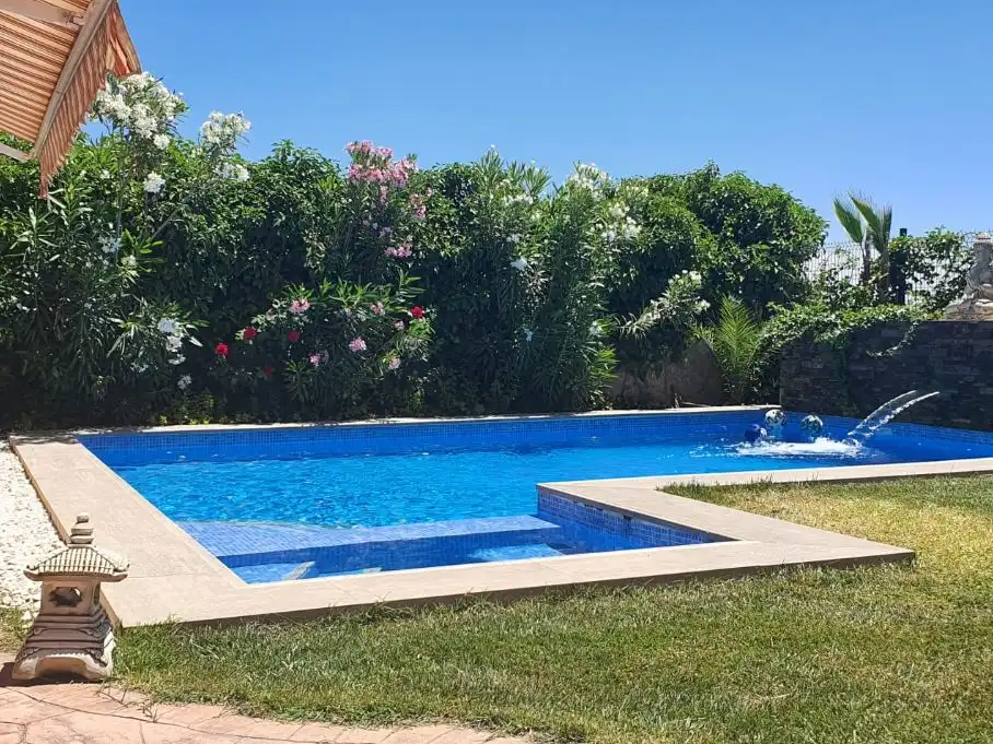 Chalet con piscina en venta en Avenida Aragoneses 1, imagen 12