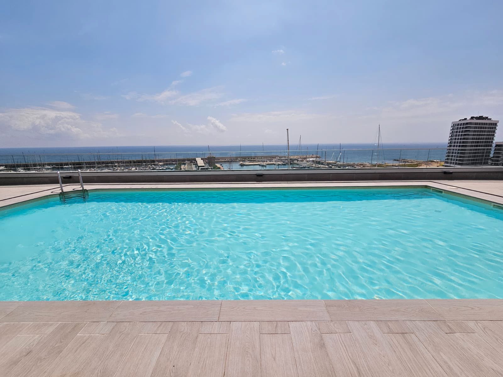 Swimming pool of Flat to rent in Badalona  with Air Conditioner, Heating and Parquet flooring