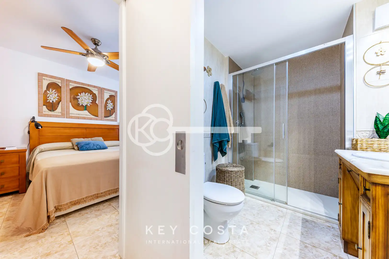 Badezimmer von Wohnung zum Verkauf in Alicante / Alacant mit Klimaanlage, Ofen und Waschmaschine