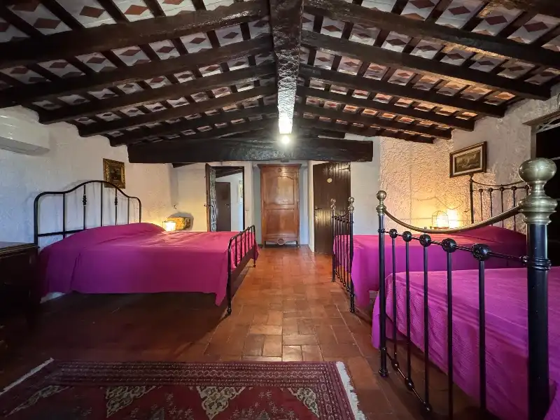 Habitación de Finca rústica en venta en Ullastret con Aire acondicionado, Calefacción y Jardín privado