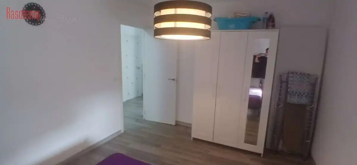 Habitación de Piso en venta en Cambre  con Calefacción, Trastero y Amueblado