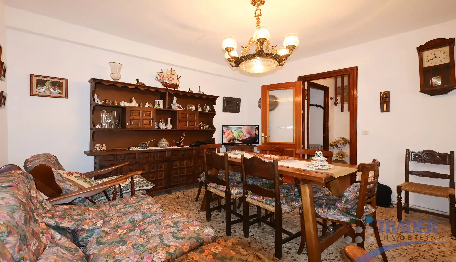 Menjador de Casa adosada en venda en Los Santos de la Humosa amb Jardí privat, Terrassa i Traster