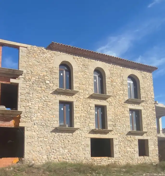 Vista exterior de Edifici en venda en Allepuz