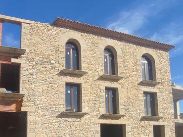 Hotel con ascensor en venta en Carretera Teruel 12