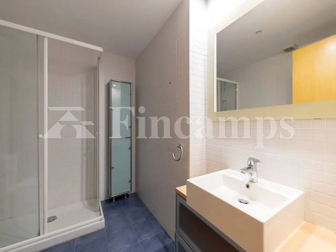 Badezimmer von Wohnung zum Verkauf in Sabadell mit Parkett, Abstellraum und Alarm