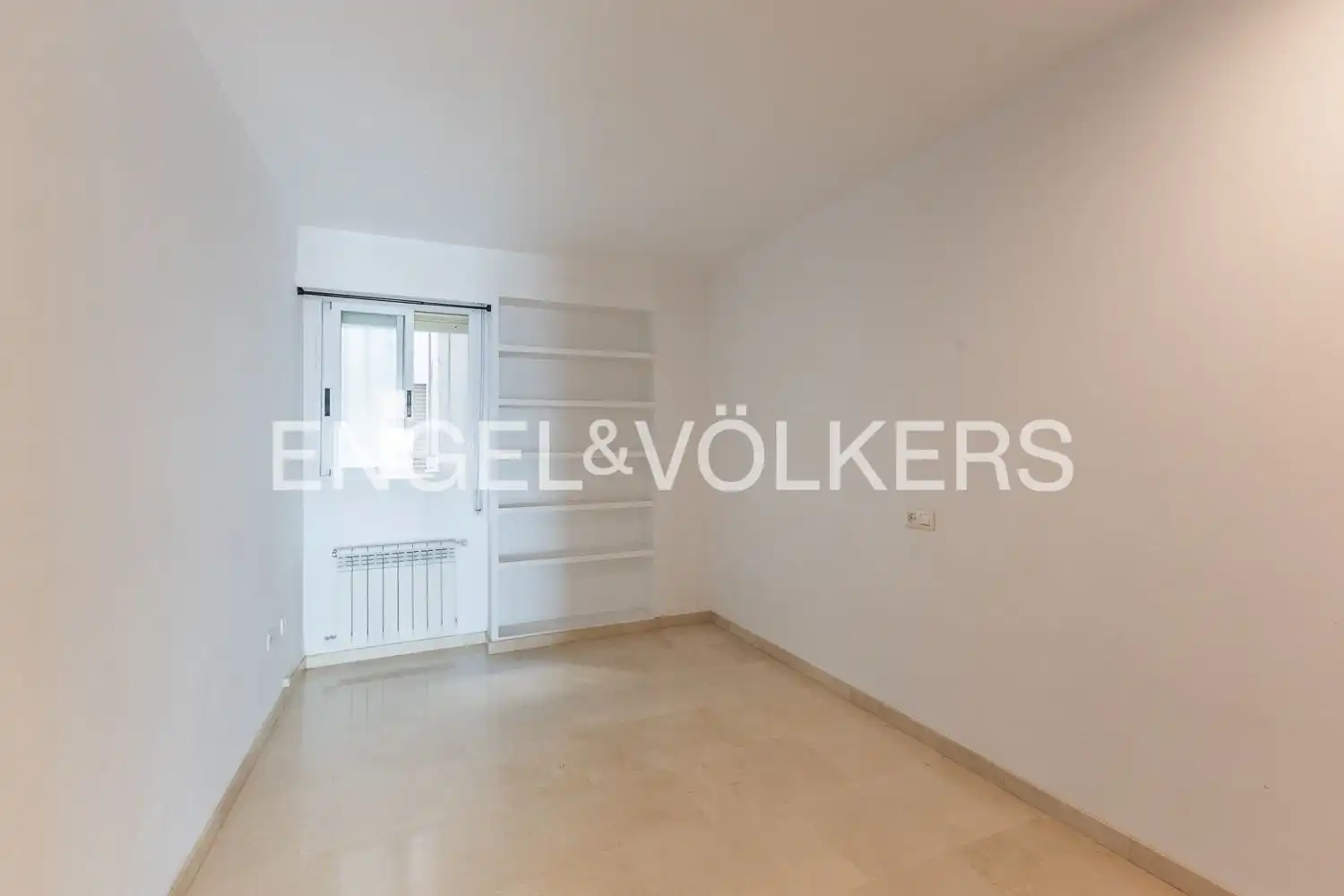 Piso de alquiler en Valencia con Aire acondicionado, Calefacción y Trastero