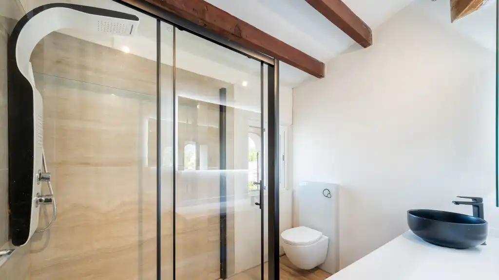 Baño de Finca rústica en venta en  Palma de Mallorca con Aire acondicionado, Jardín privado y Terraza