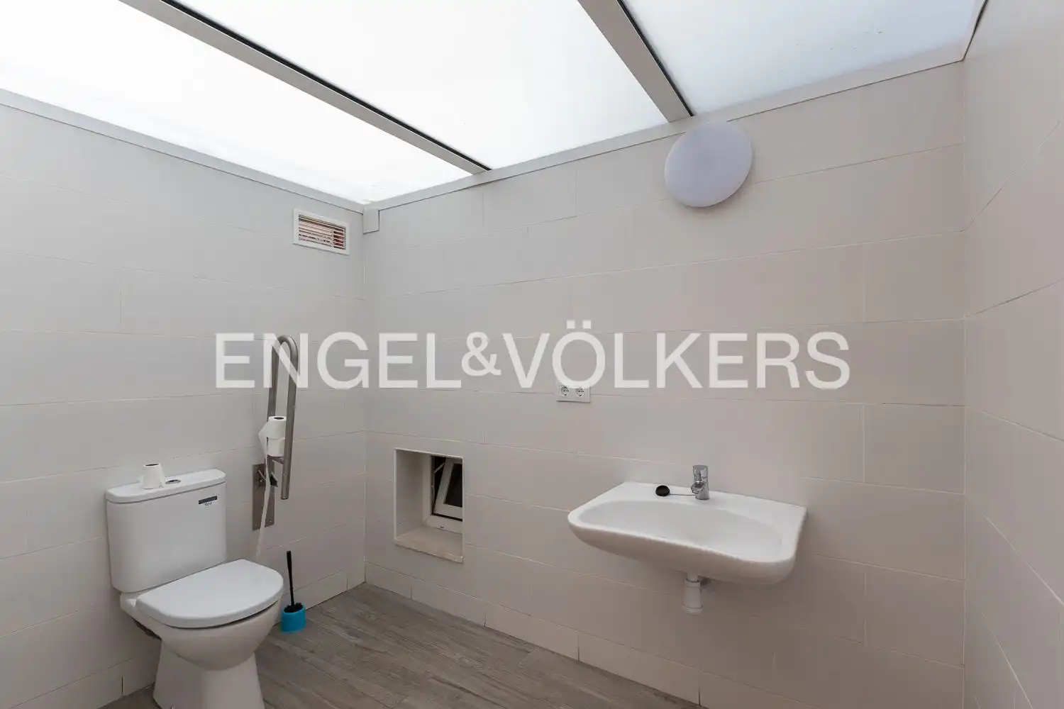 Baño de Piso en venta en Valencia con Aire acondicionado, Calefacción y Parquet