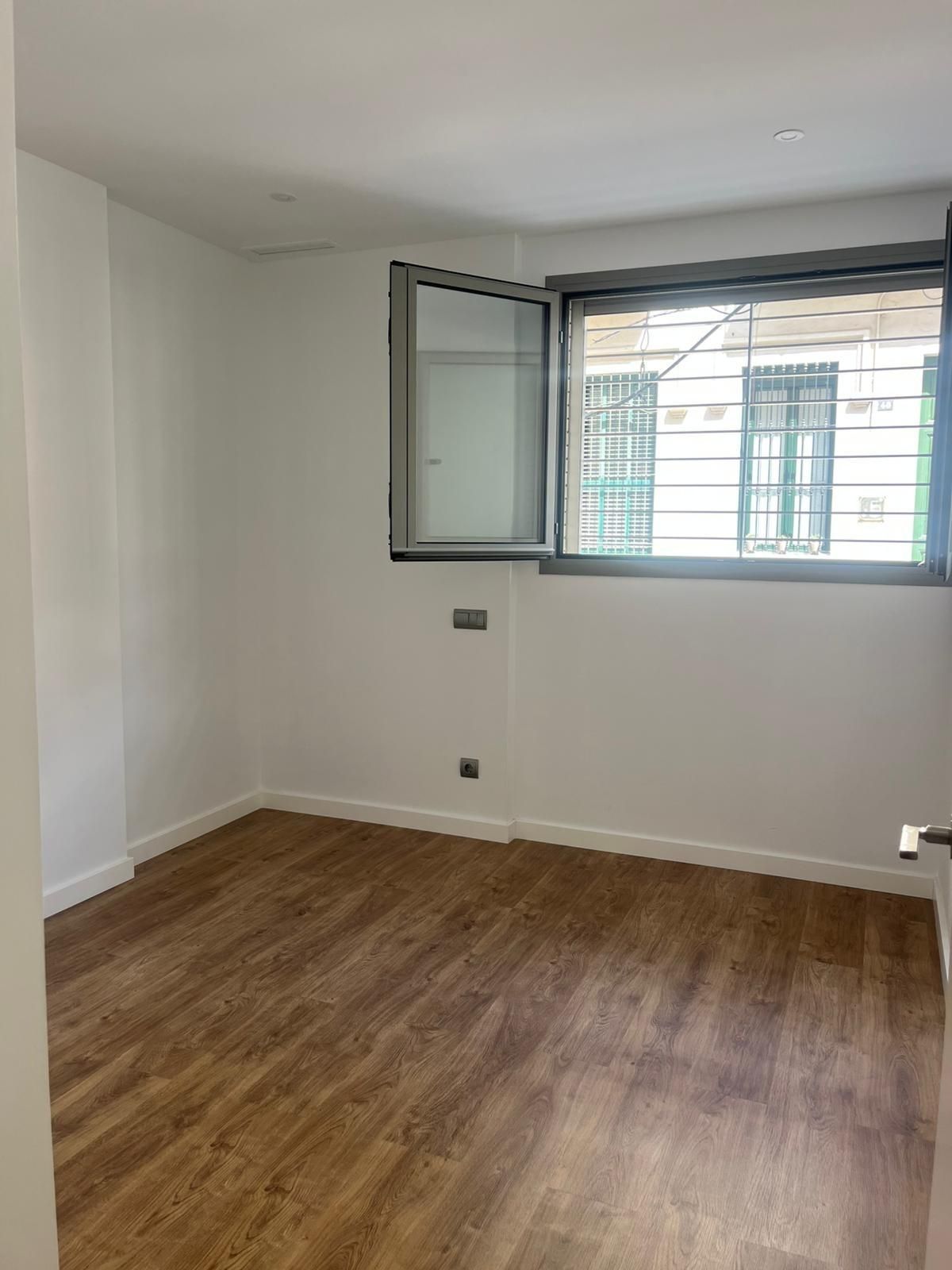 Dormitori de Pis en venda en Sabadell amb Calefacció, Parquet i Balcó