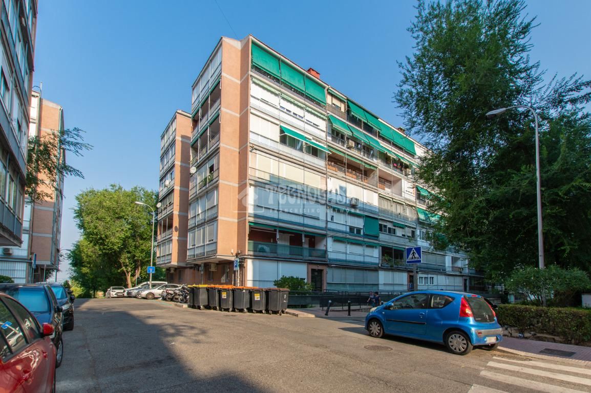 Vista exterior de Pis en venda en  Madrid Capital amb Calefacció
