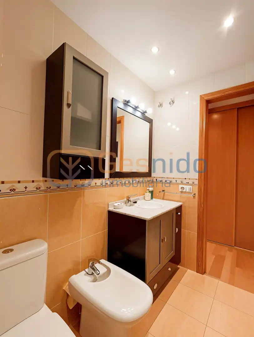 Baño de Piso en venta en Palazuelos de Eresma con Calefacción, Jardín privado y Parquet