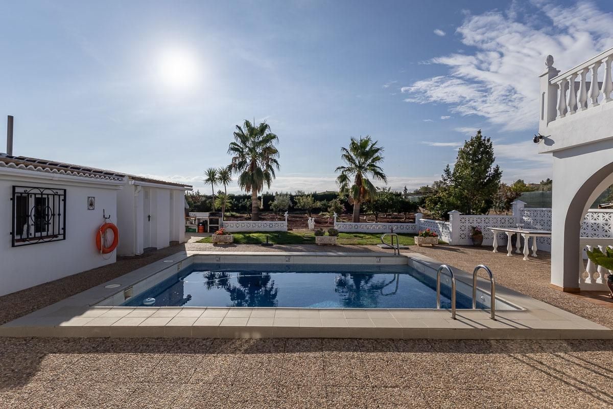 Piscina de Casa o xalet en venda en Moraleda de Zafayona amb Aire condicionat, Calefacció i Jardí privat