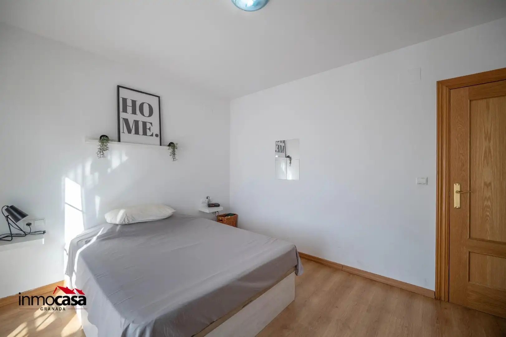 Bedroom of Flat for sale in La Zubia  with Air Conditioner, Terrace and Balcony