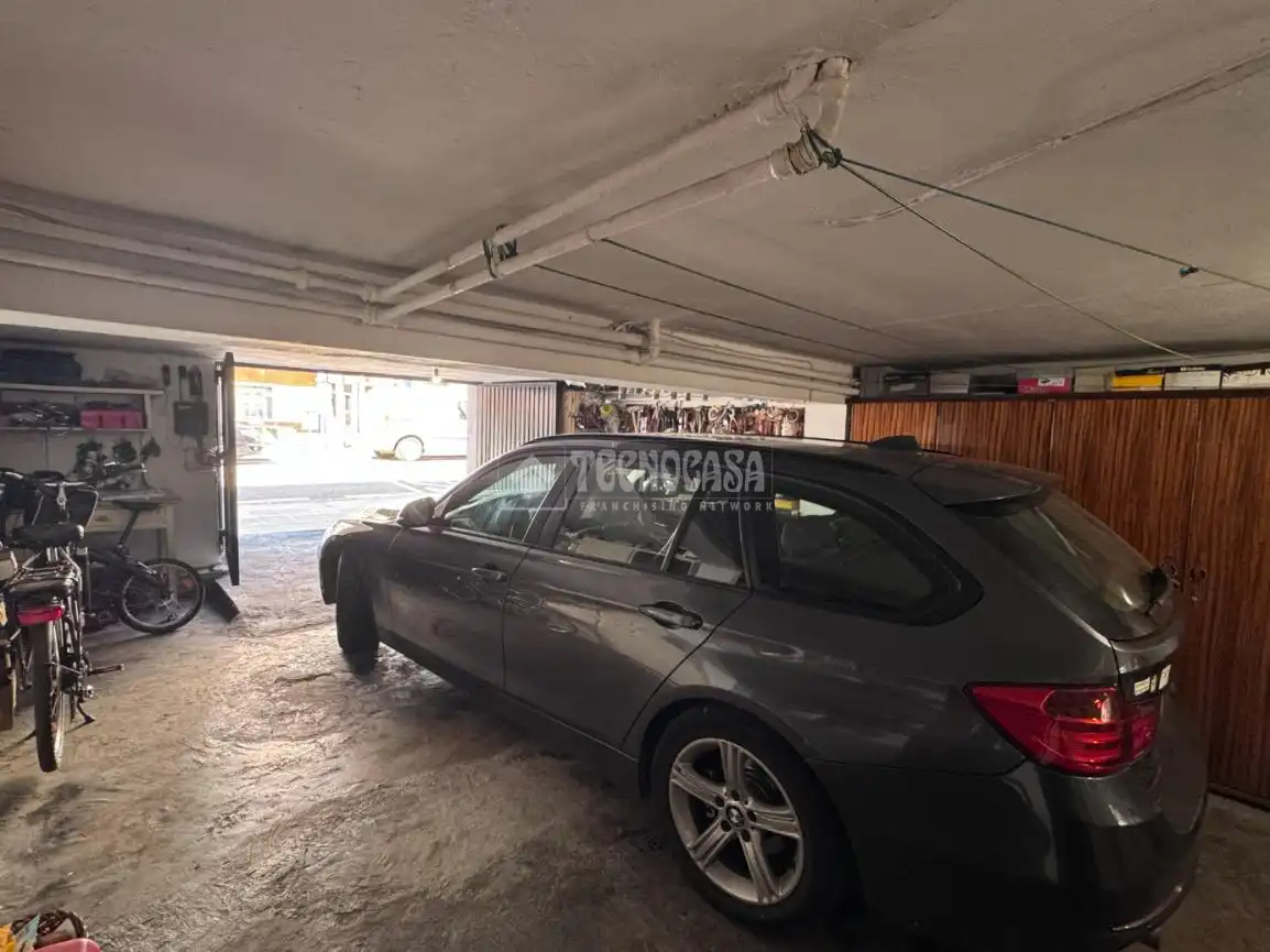 Parking of Detached homes for sale in León Capital   with Heating and Parquet flooring