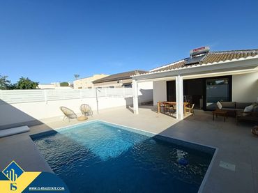 Xalet amb piscina en venda a Zona Carrefour - Urbanizaciones