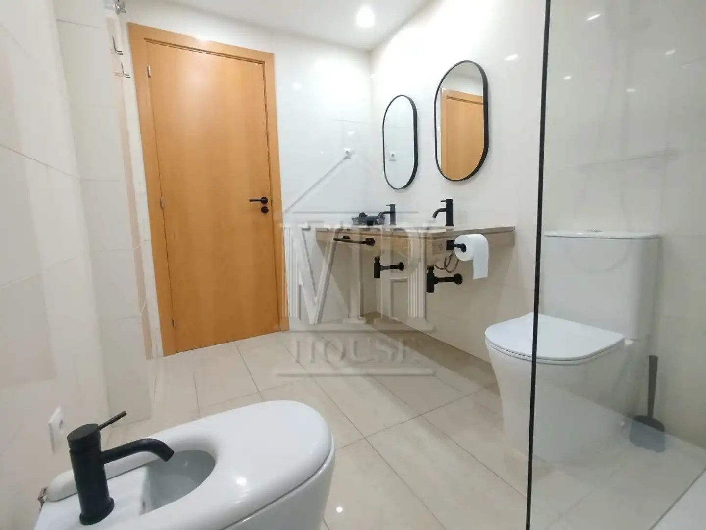 Bathroom of Flat for sale in Badalona  with Air Conditioner, Heating and Furnished