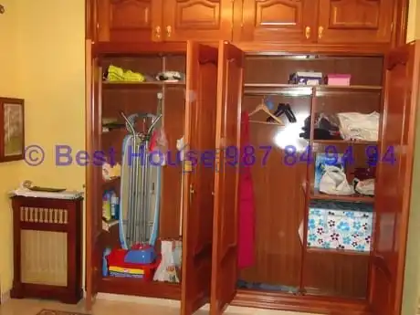 Habitación de Piso en venta en León Capital  con Calefacción, Parquet y Trastero