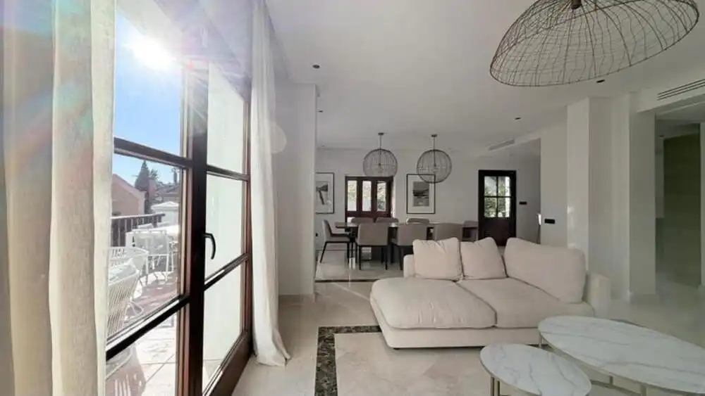 Living room of Houses for rent in Marbella  with Air Conditioner, Terrace and Furnished
