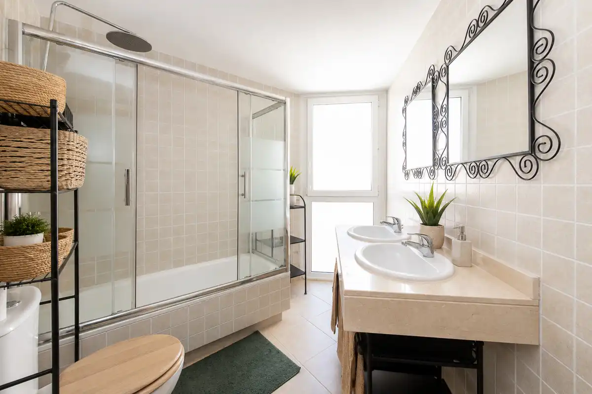 Bathroom of Duplexes for sale in San Sebastián de los Reyes  with Air Conditioner, Heating and Terrace