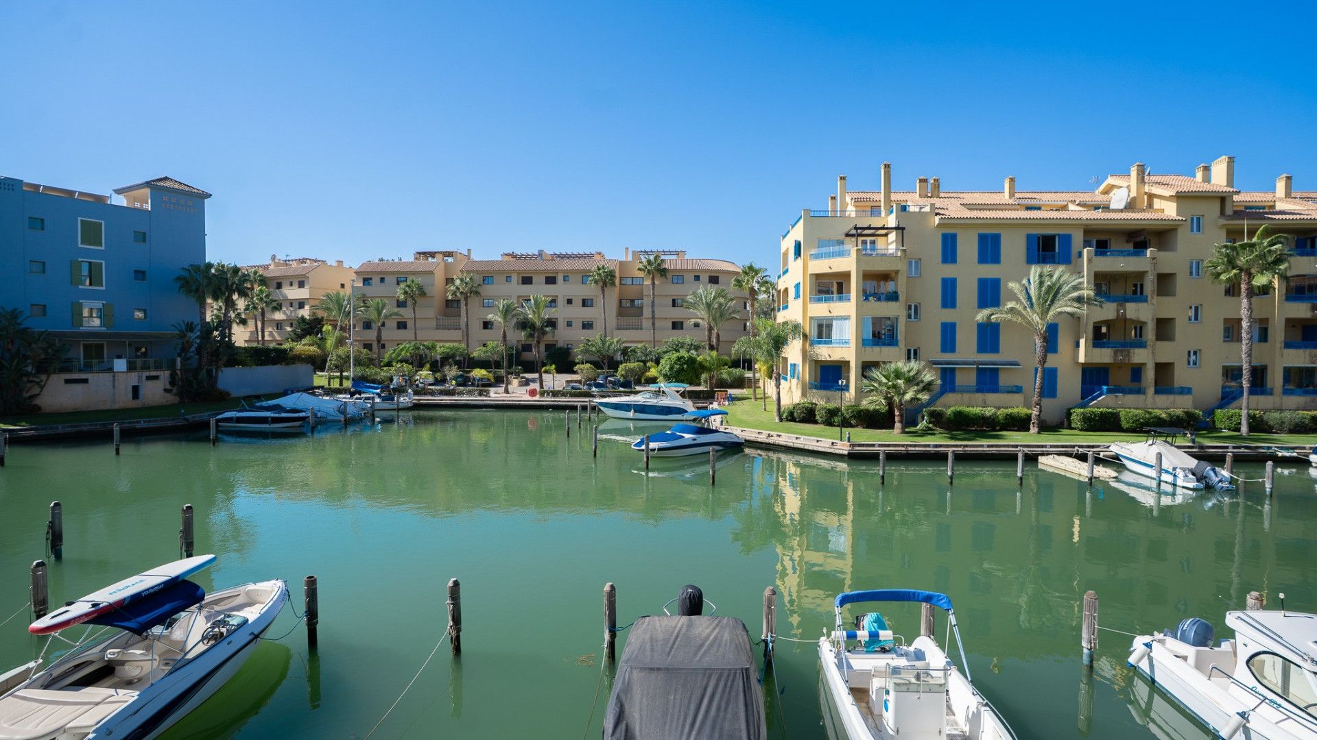 Vista exterior de Apartament en venda en Sotogrande amb Aire condicionat, Calefacció i Terrassa