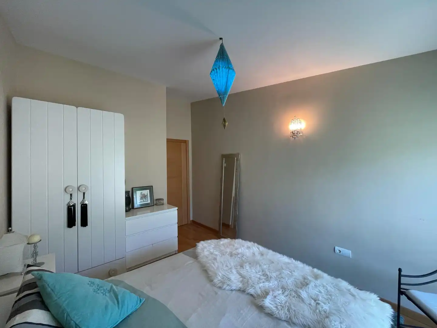 Habitación de Casa adosada en venta en San Leonardo de Yagüe con Calefacción, Jardín privado y Parquet