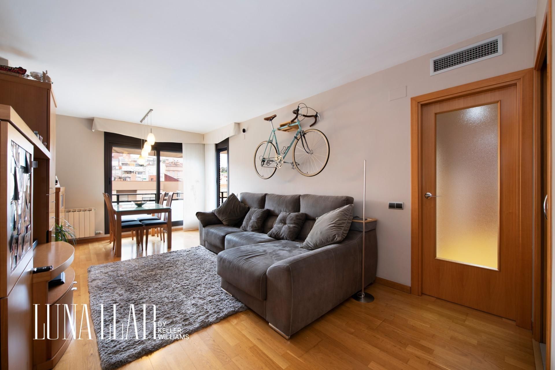 Sala d'estar de Pis en venda en Viladecans amb Aire condicionat i Balcó