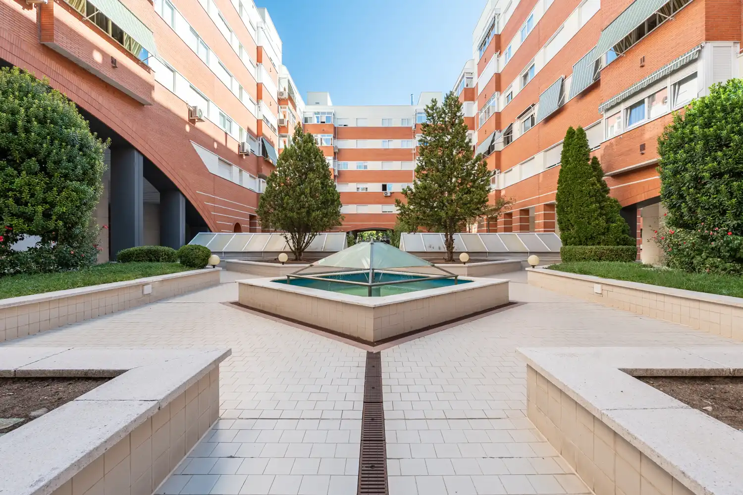 Vista exterior de Piso en venta en Tres Cantos con Aire acondicionado, Calefacción y Parquet
