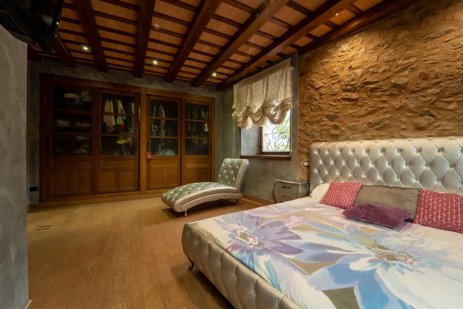 Habitación de Finca rústica en venta en Sant Joan de Mollet con Aire acondicionado, Calefacción y Jardín privado