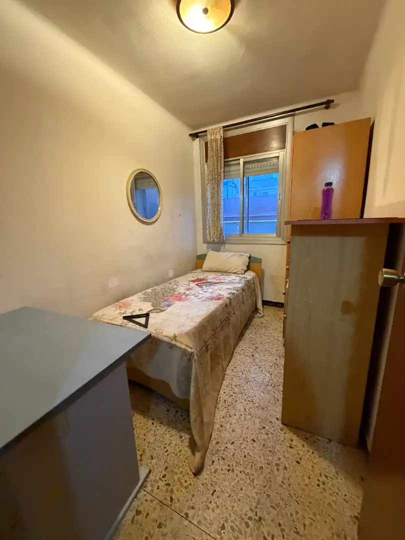 Habitación de Piso en venta en Cerdanyola del Vallès con Amueblado