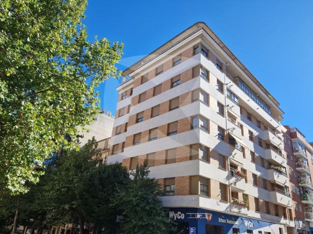 Exterior view of Duplex for sale in Cáceres Capital  with Air Conditioner, Terrace and Storage room