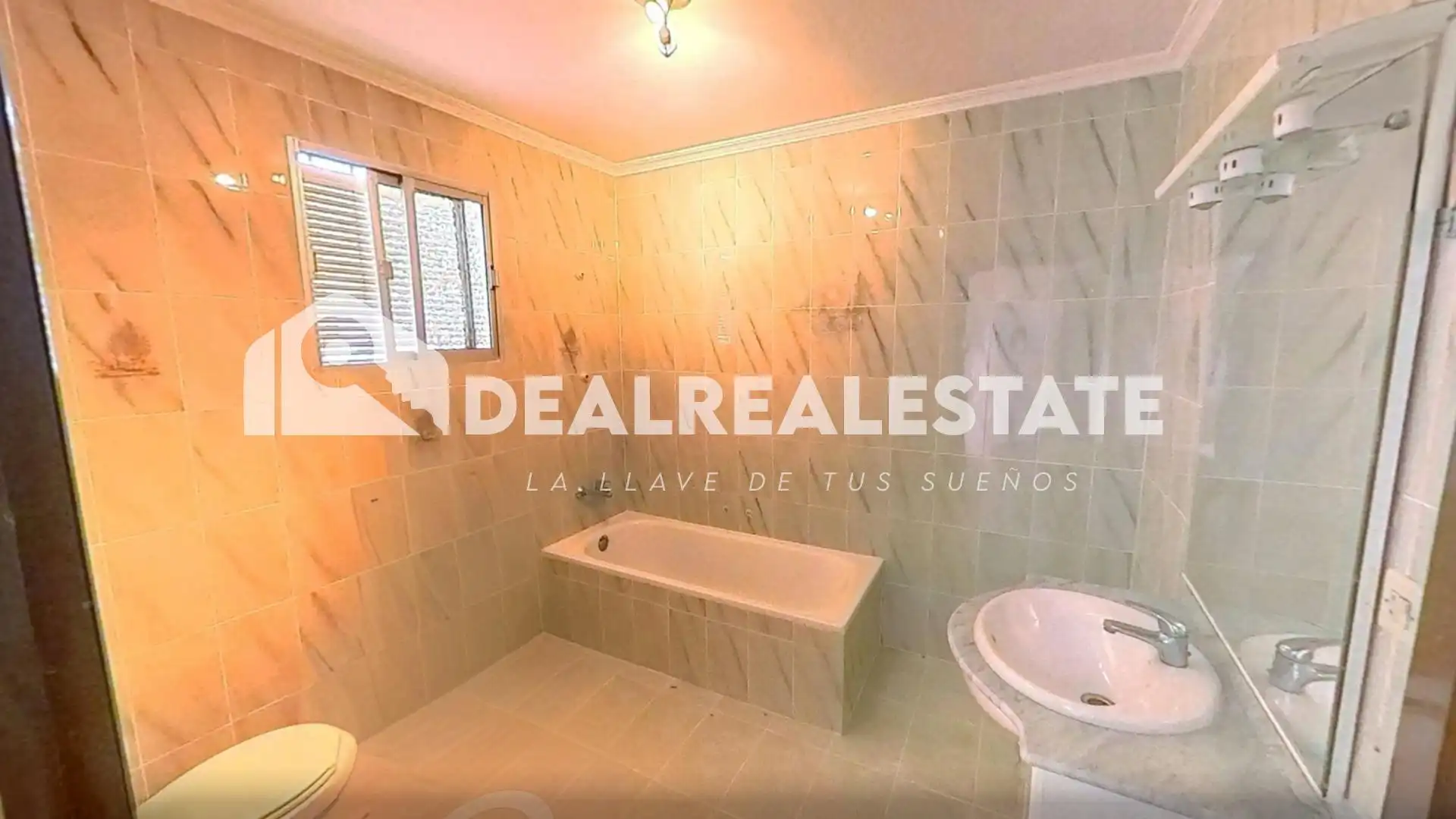Bathroom of Houses for sale in Brenes  with Air Conditioner, Terrace and Storage room