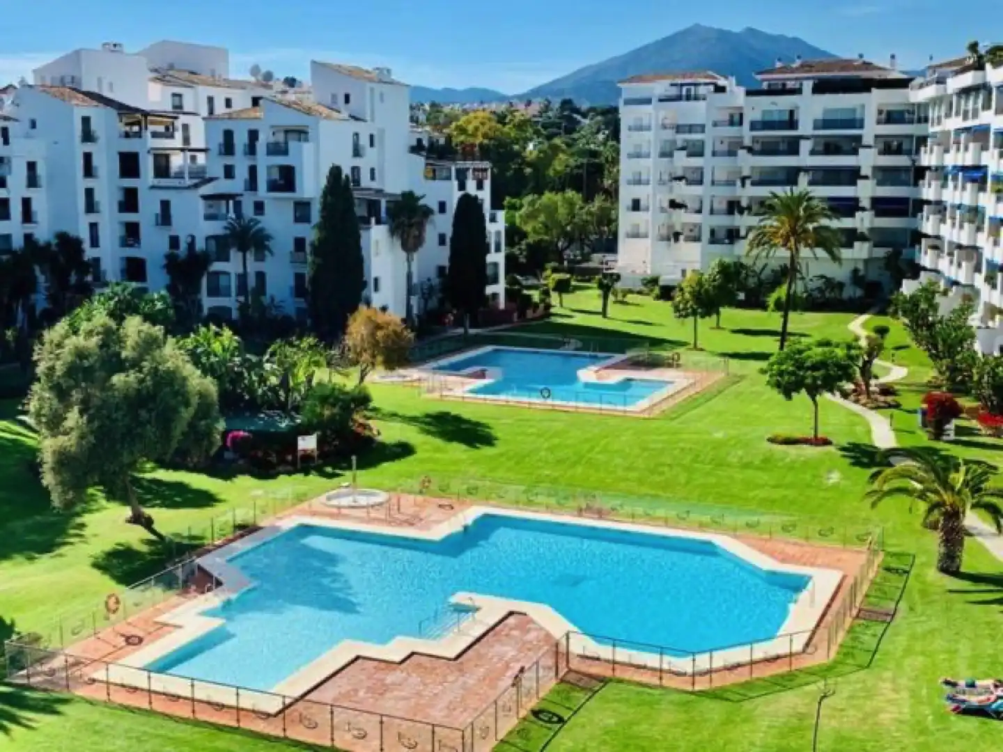 Vista exterior de Apartamento en venta en Marbella con Aire acondicionado, Terraza y Trastero