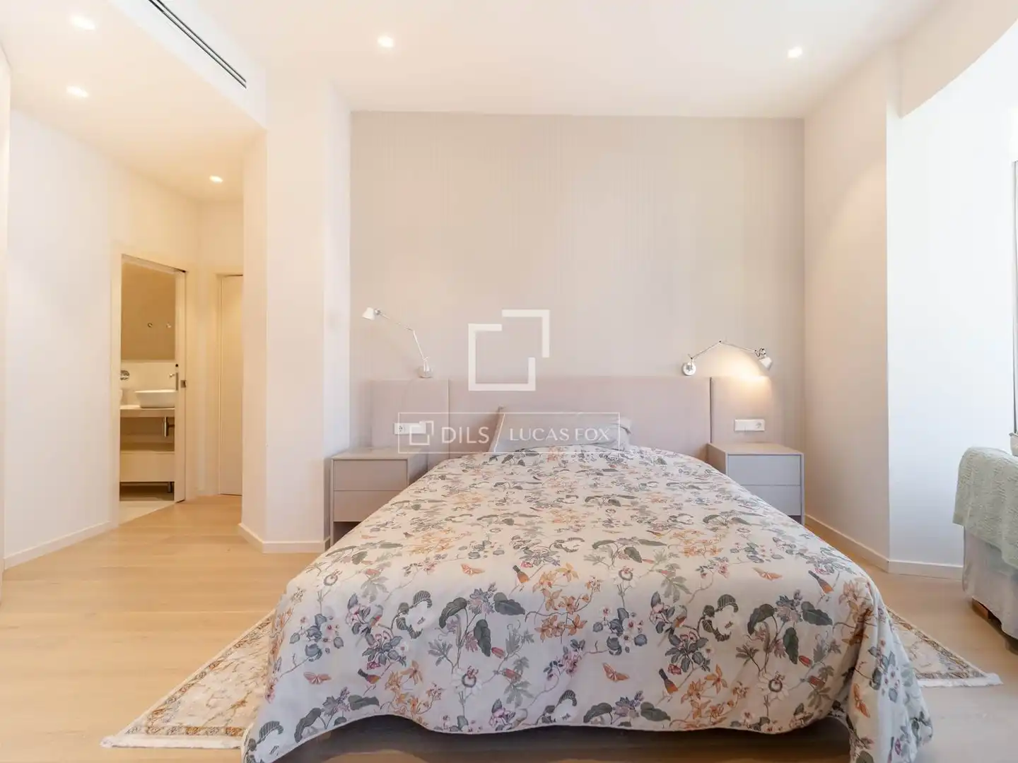 Habitación de Piso de alquiler en Valencia con Aire acondicionado, Amueblado y Balcón