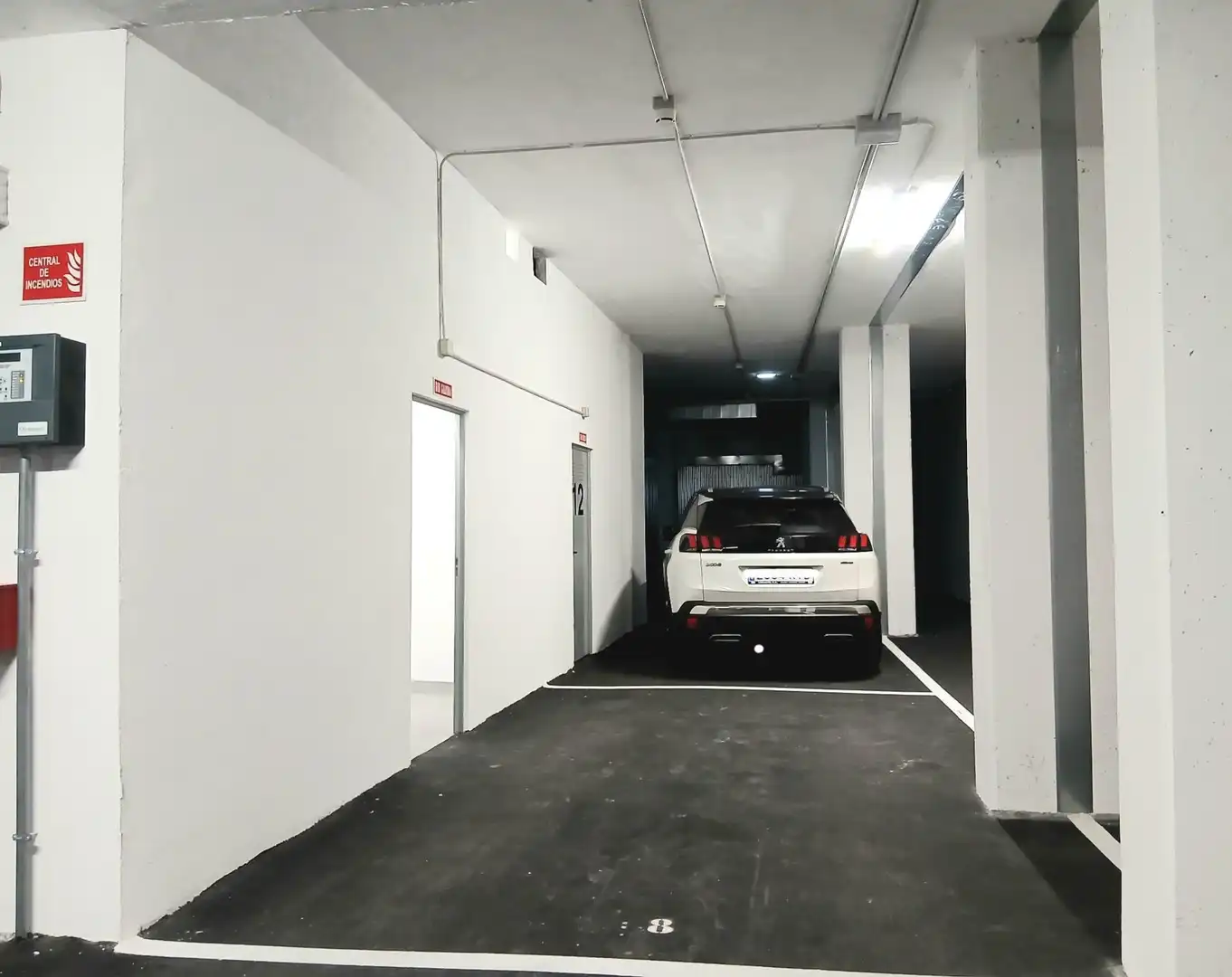 Parkplatz von Dachboden zur Miete in Oviedo  mit Heizung, Terrasse und Abstellraum