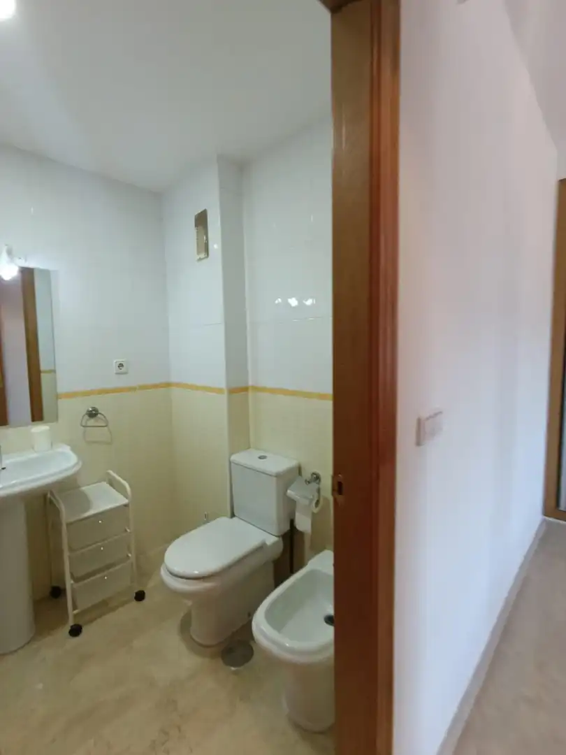 Badezimmer von Wohnung zur Miete in Murcia mit Klimaanlage, Heizung und Privatgarten