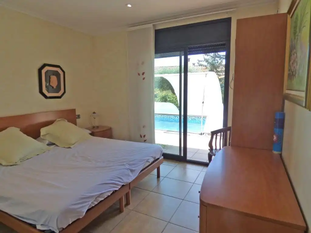 Dormitori de Casa o xalet en venda en Vilafant amb Aire condicionat, Jardí privat i Terrassa