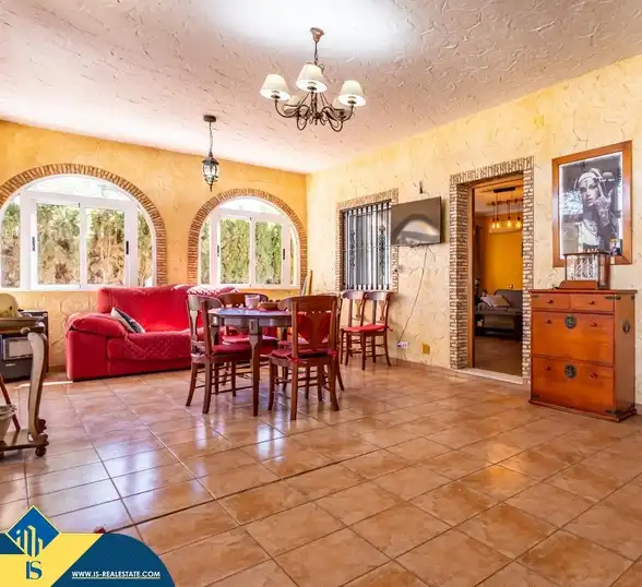 Sala d'estar de Casa o xalet en venda en Torrevieja amb Jardí privat, Terrassa i Moblat