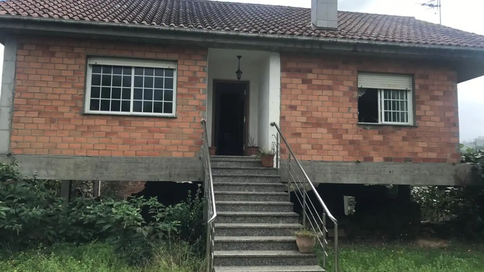 Vista exterior de Casa o chalet en venta en Ponteareas con Jardín privado, Parquet y Terraza