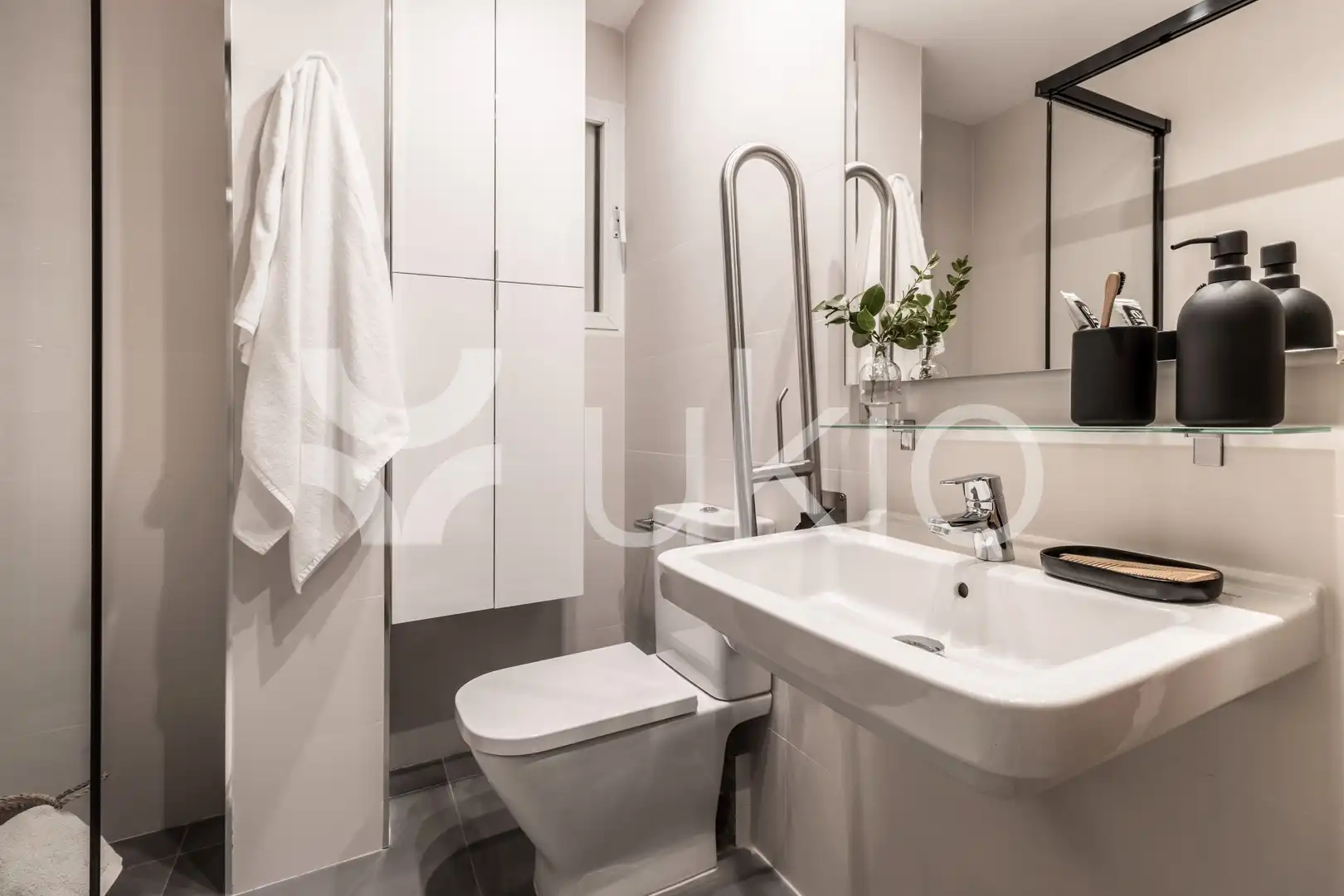 Baño de Apartamento de alquiler en Madrid con Aire acondicionado, Calefacción y Amueblado