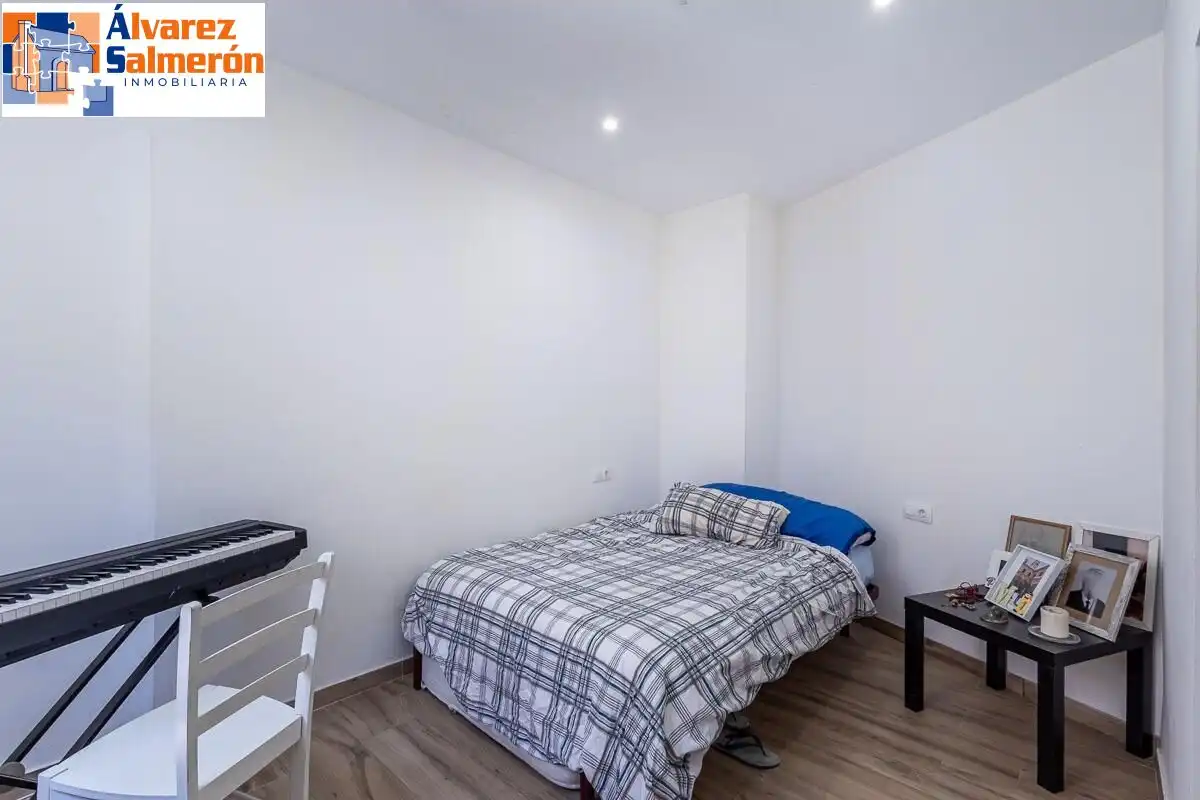 Habitación de Ático en venta en Granada con Terraza