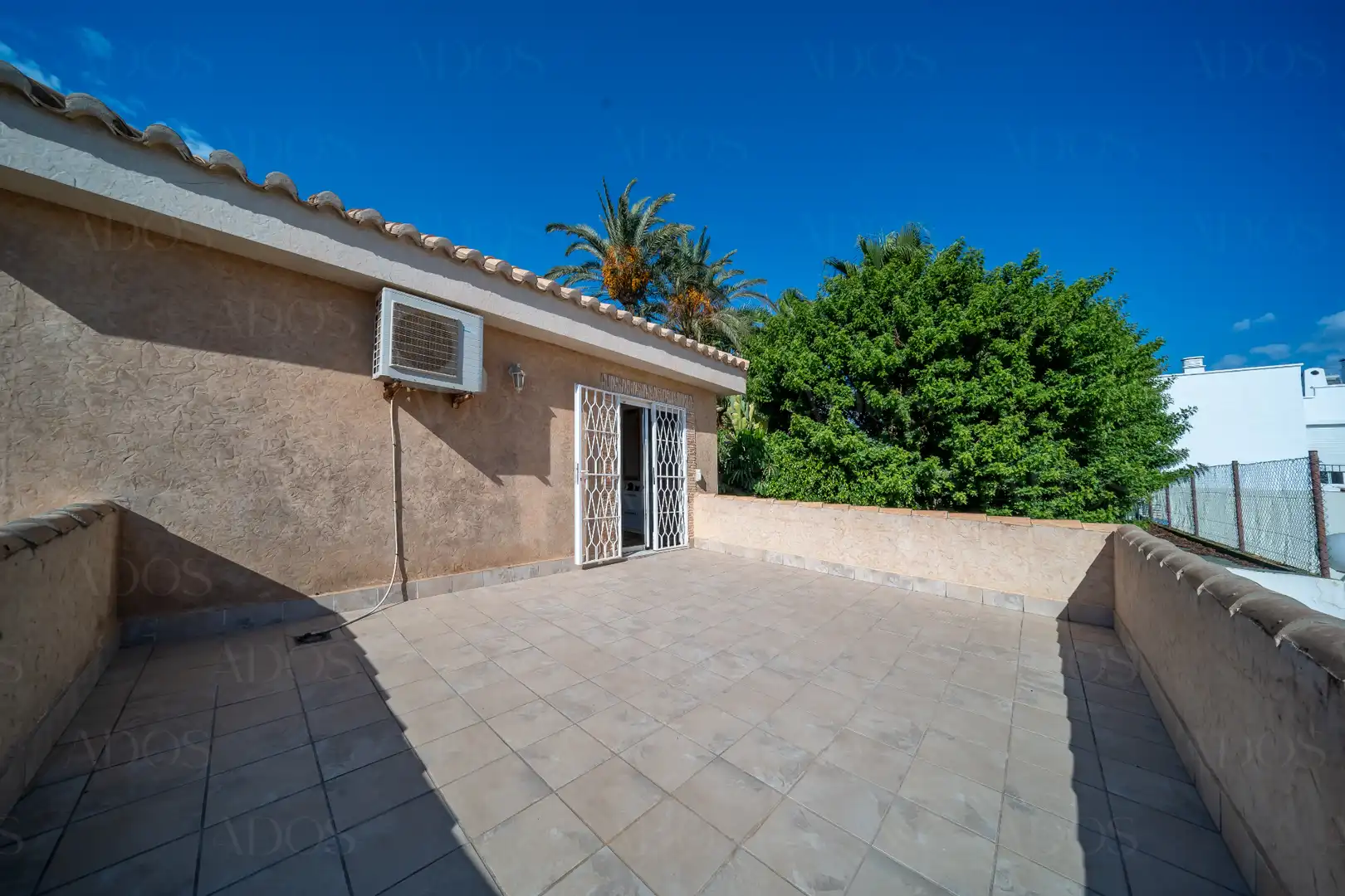 Houses for sale in Calle Fernando Casinello, Aguadulce Sur