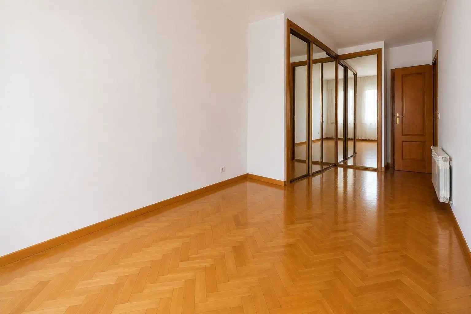 Flat for sale in Calle MONTERA, Sol