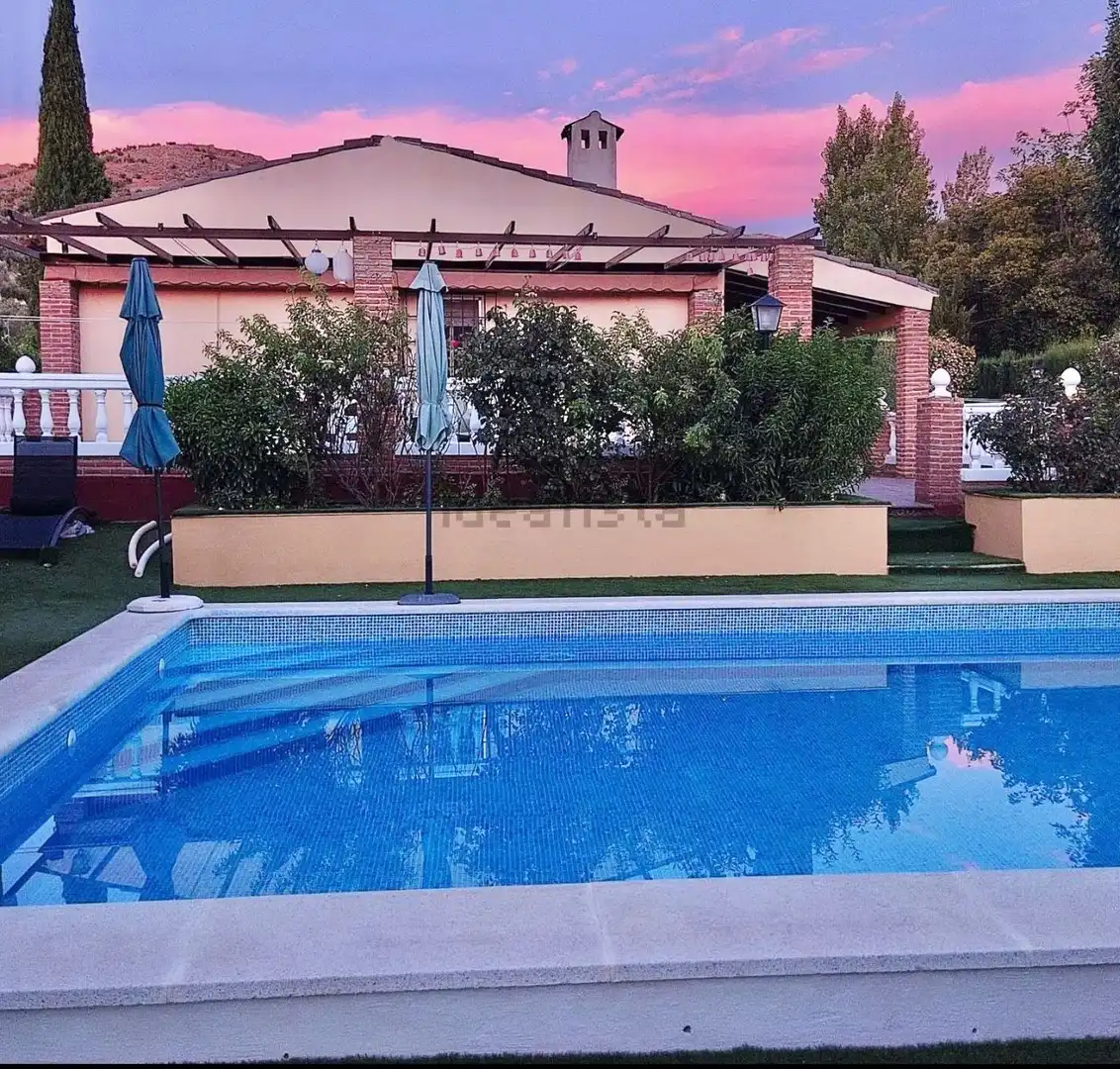 Swimming pool of Houses for sale in Jaén  with Air Conditioner, Heating and Private garden