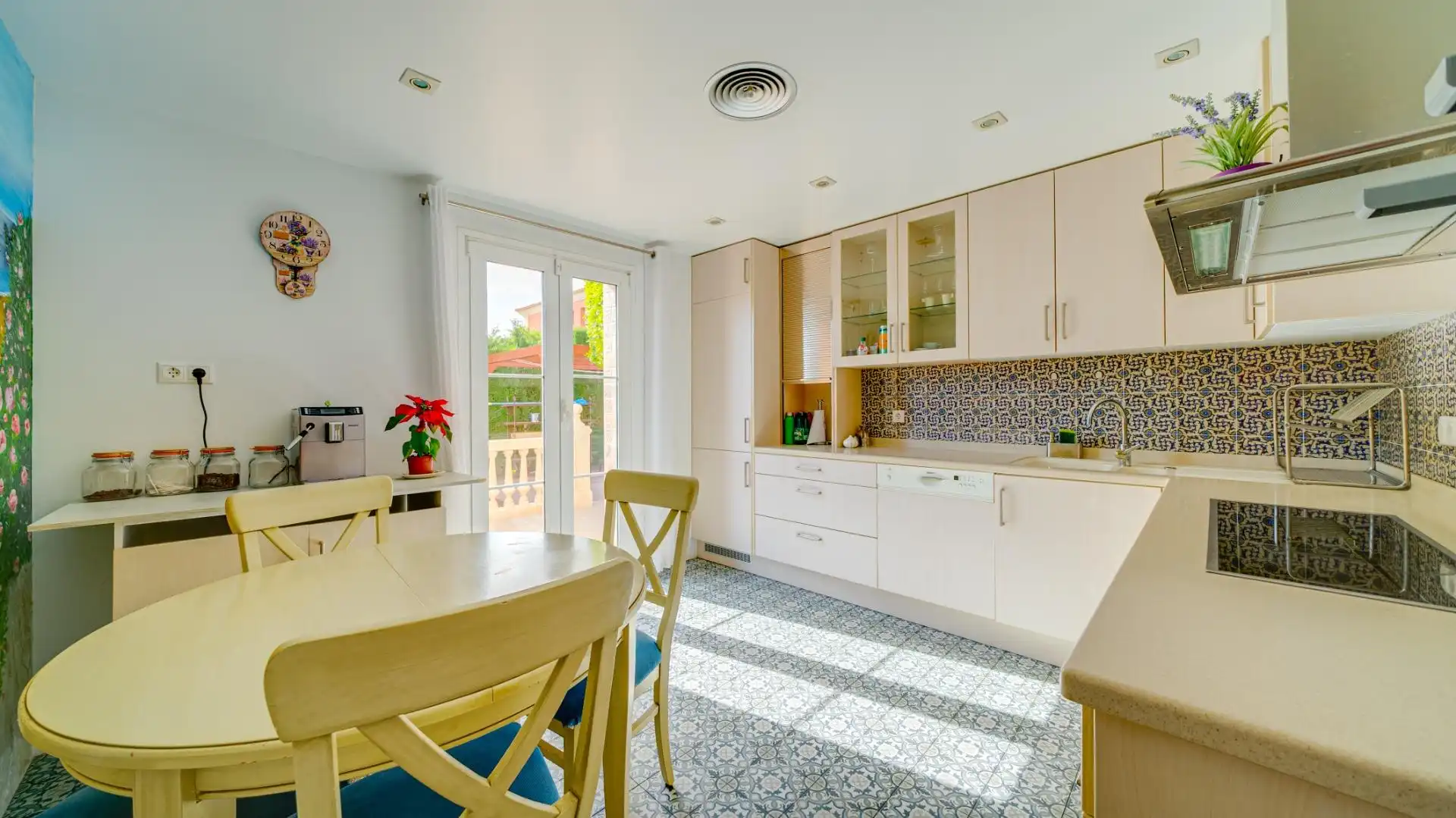 Küche von Haus oder Chalet zum Verkauf in Finestrat mit Klimaanlage, Heizung und Privatgarten