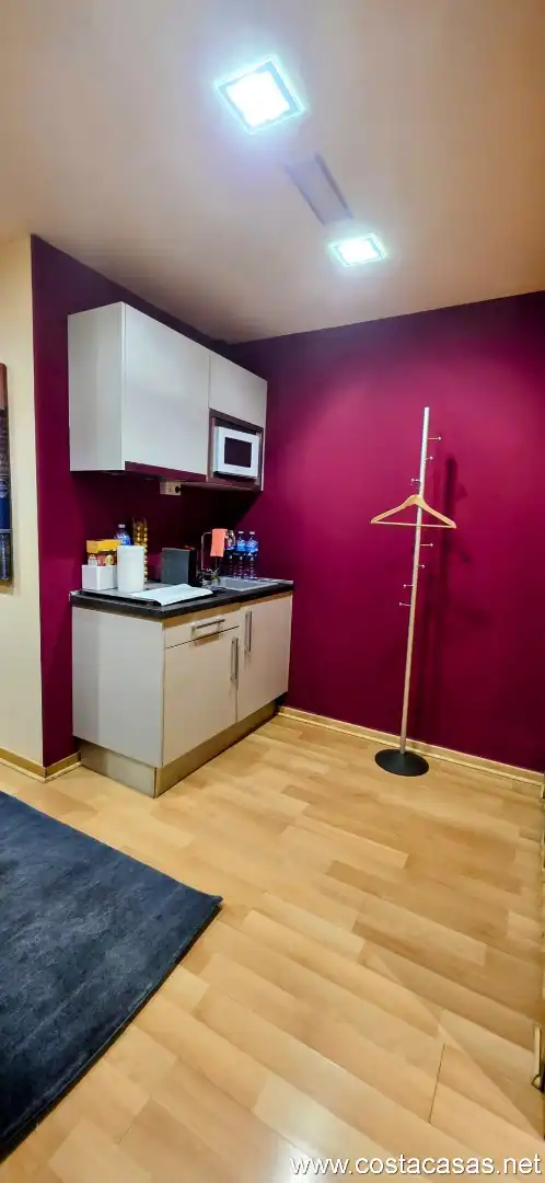 Cocina de Oficina de alquiler en Castelldefels con Aire acondicionado, Calefacción y Amueblado
