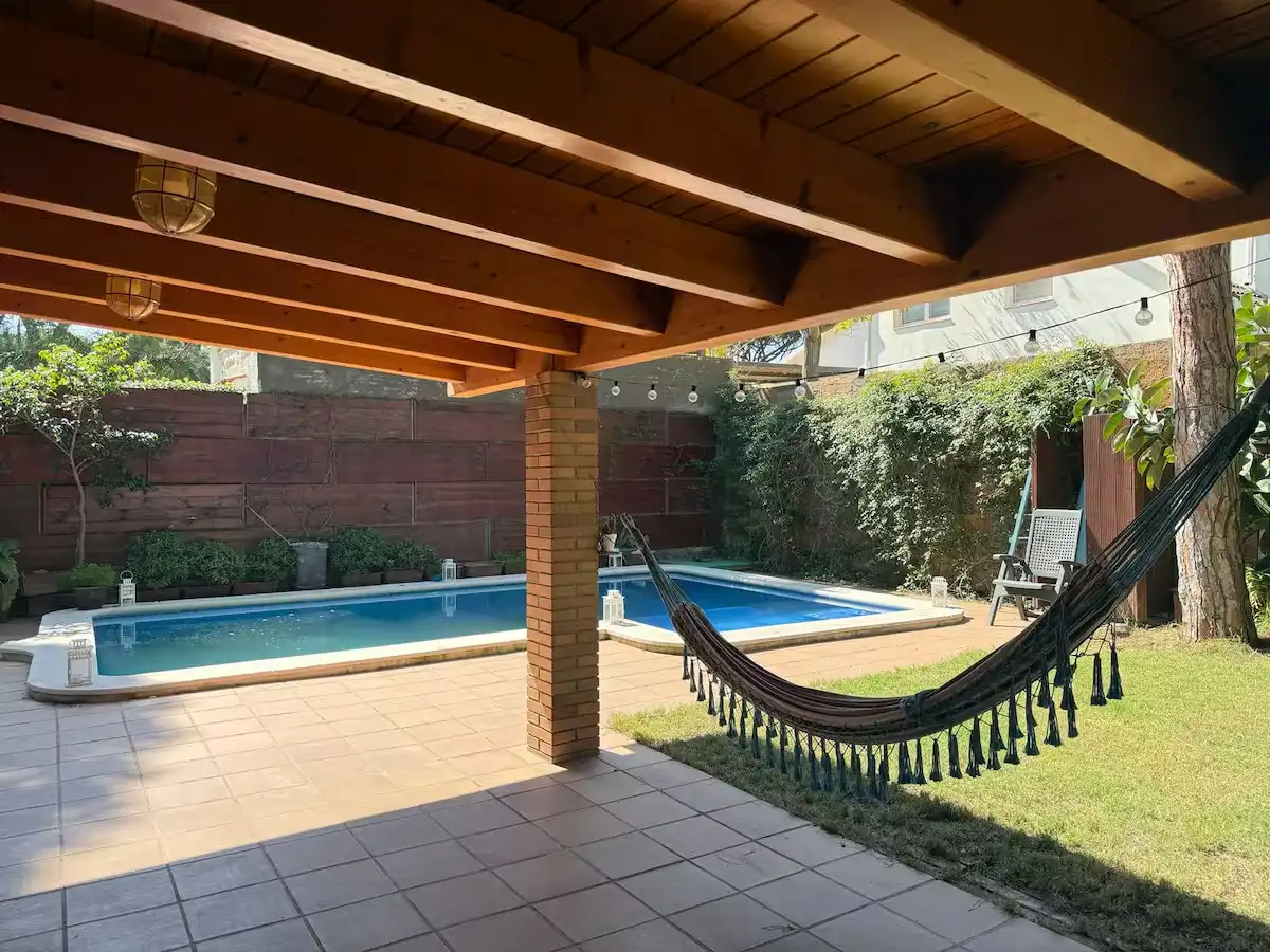 Swimming pool of Houses for rent in Castelldefels  with Air Conditioner, Private garden and Terrace